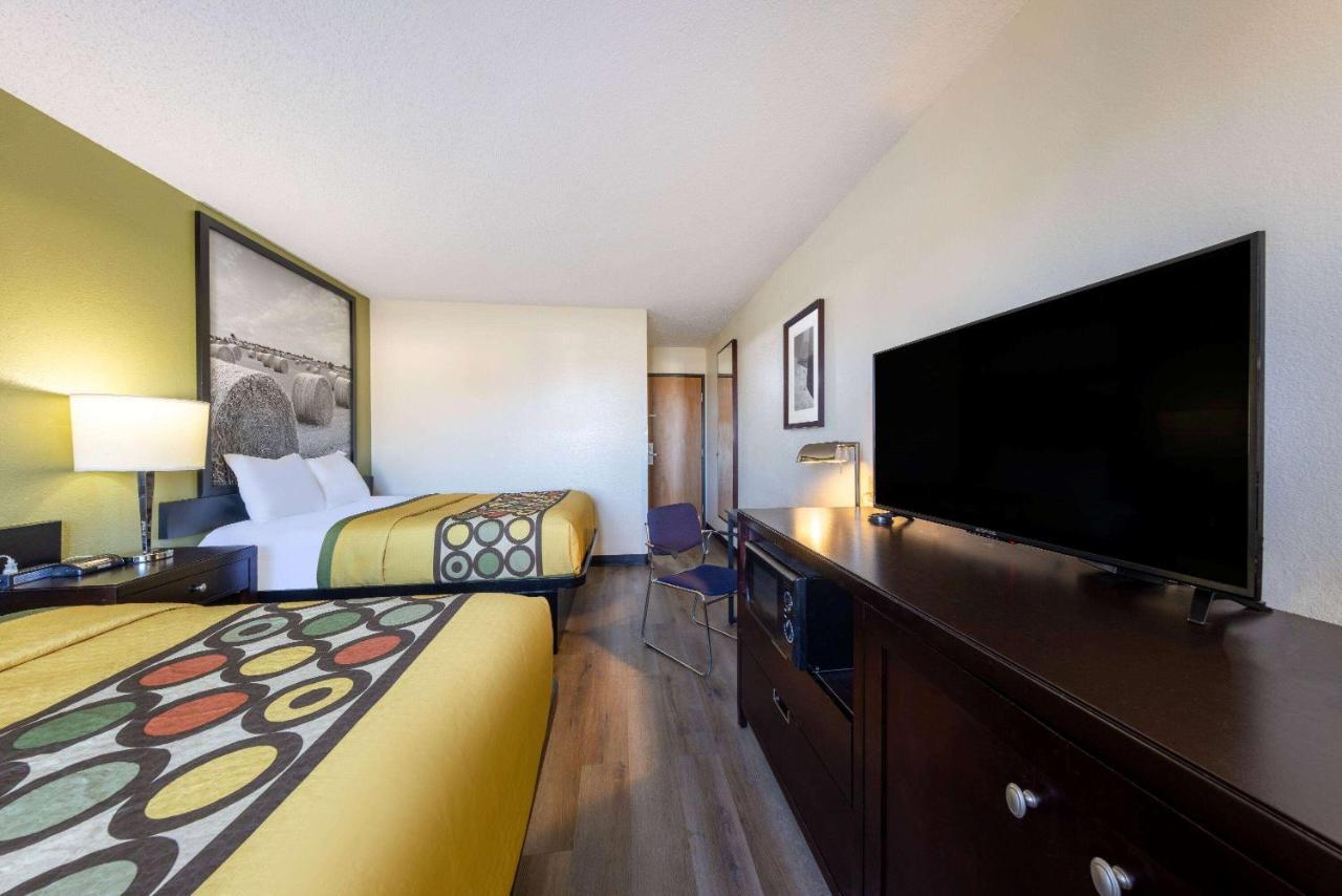 Super 8 By Wyndham El Dorado Hotel Luaran gambar