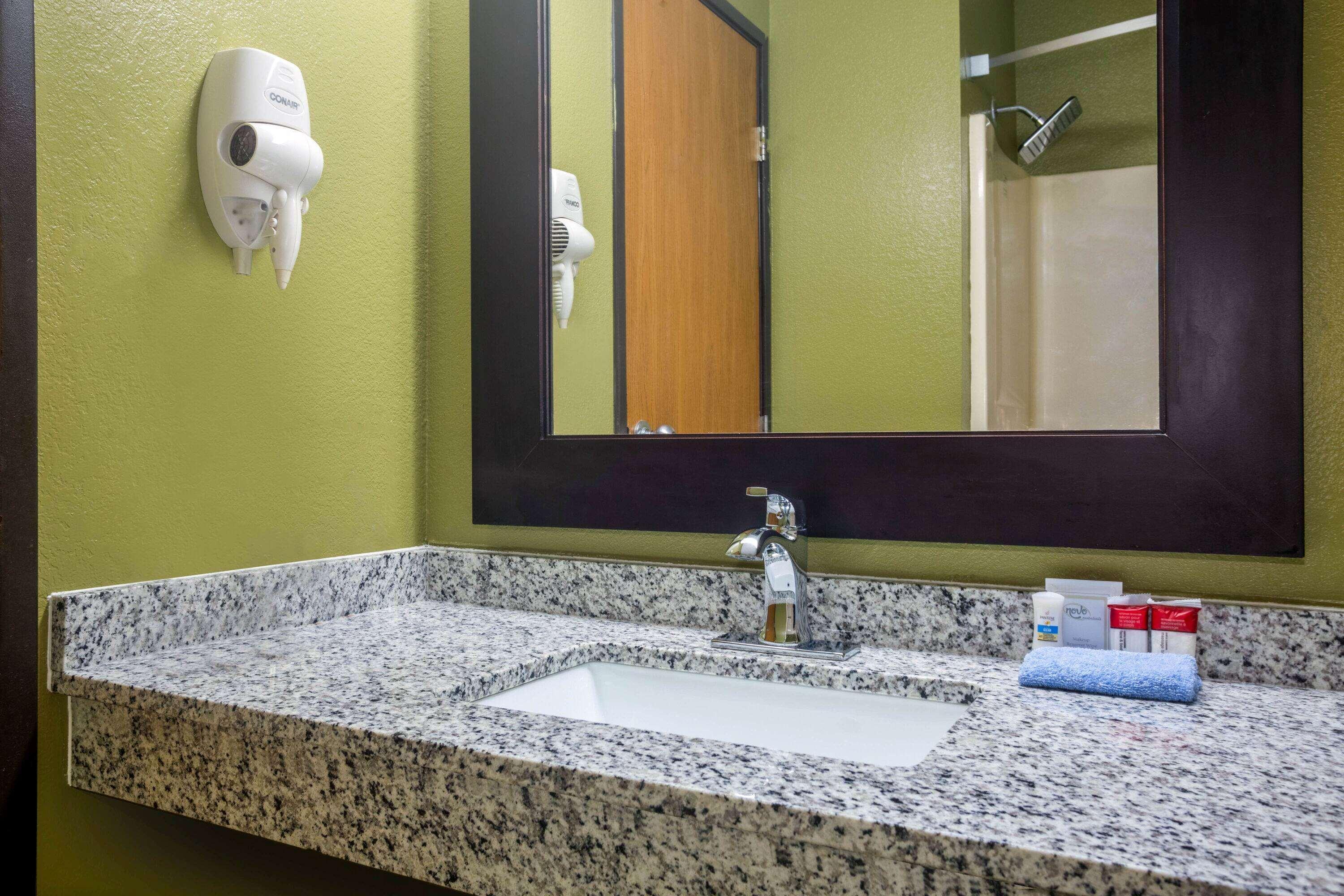 Super 8 By Wyndham El Dorado Hotel Luaran gambar