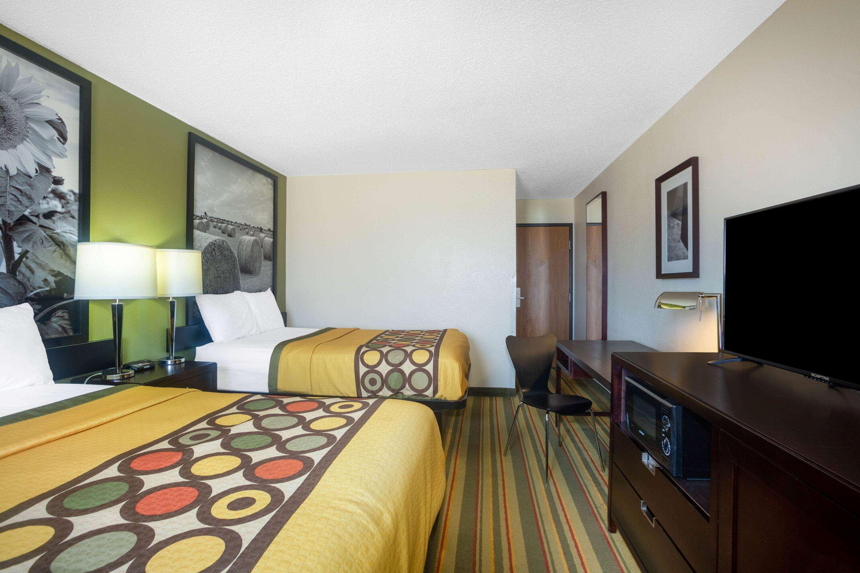 Super 8 By Wyndham El Dorado Hotel Luaran gambar