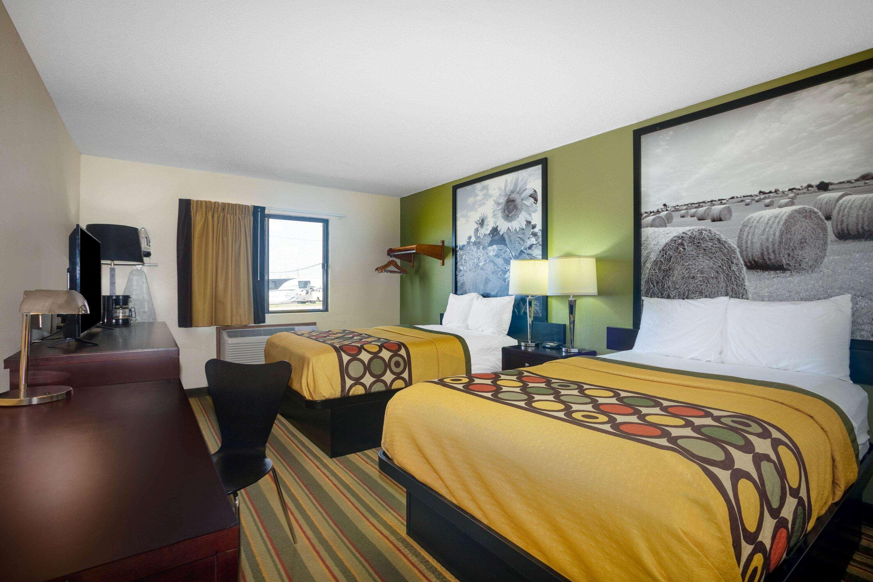 Super 8 By Wyndham El Dorado Hotel Luaran gambar